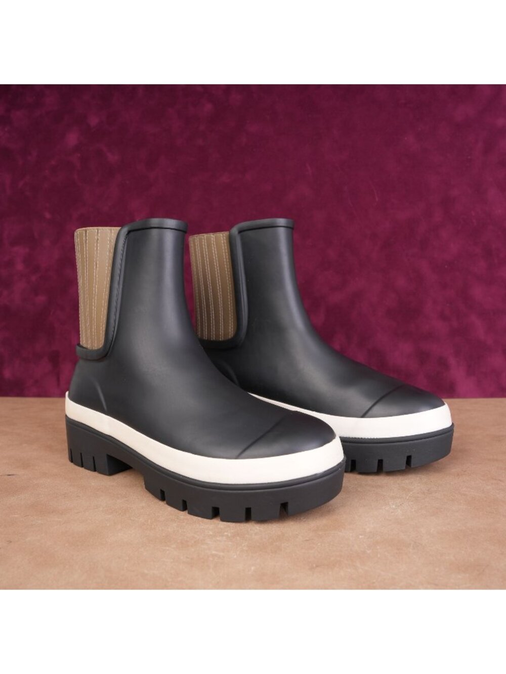 Tory Burch Womens Hurricaine Black & Beige waterproof Rubber Chelsea Boots sz 7